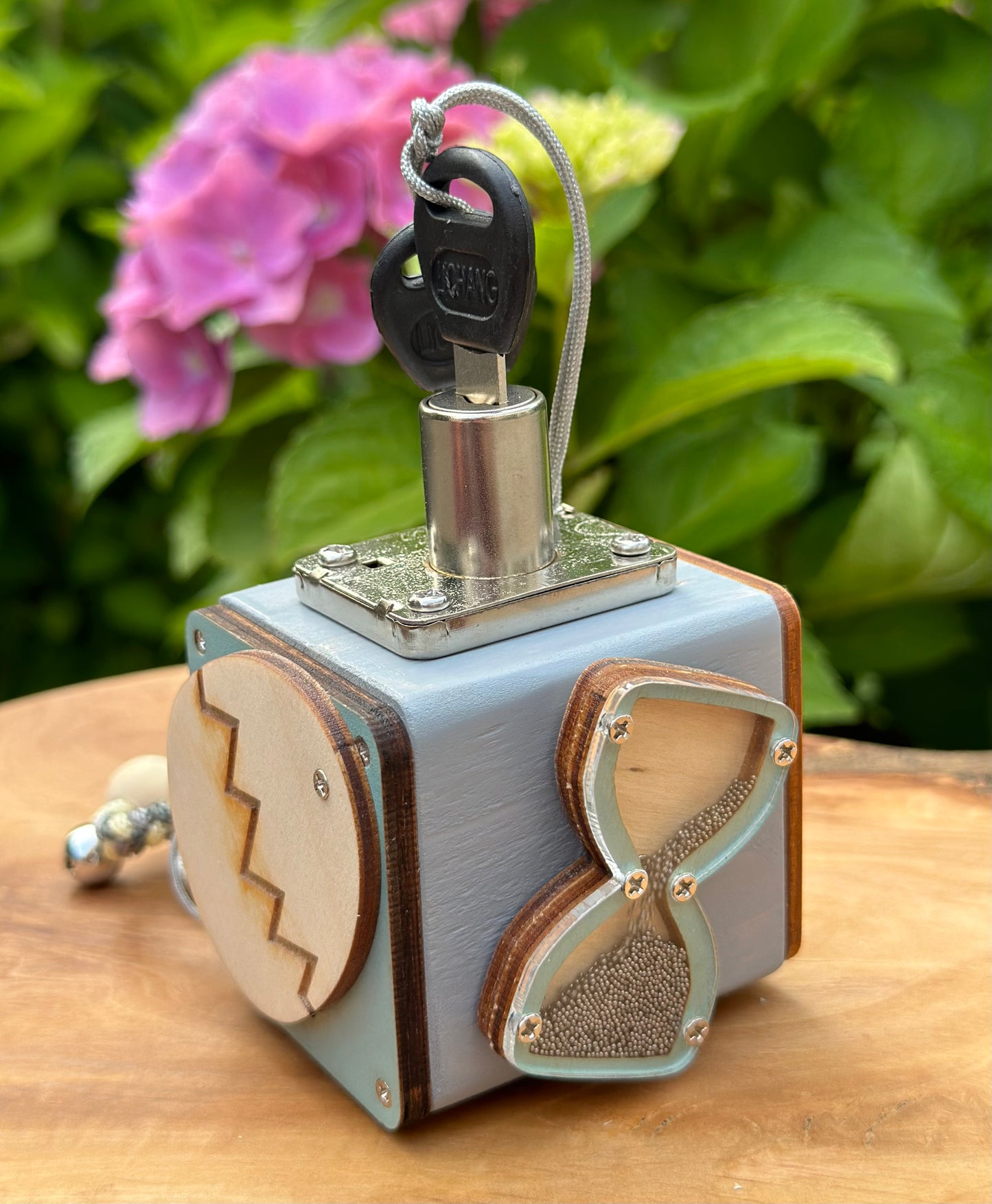 Birdie Busy Cube