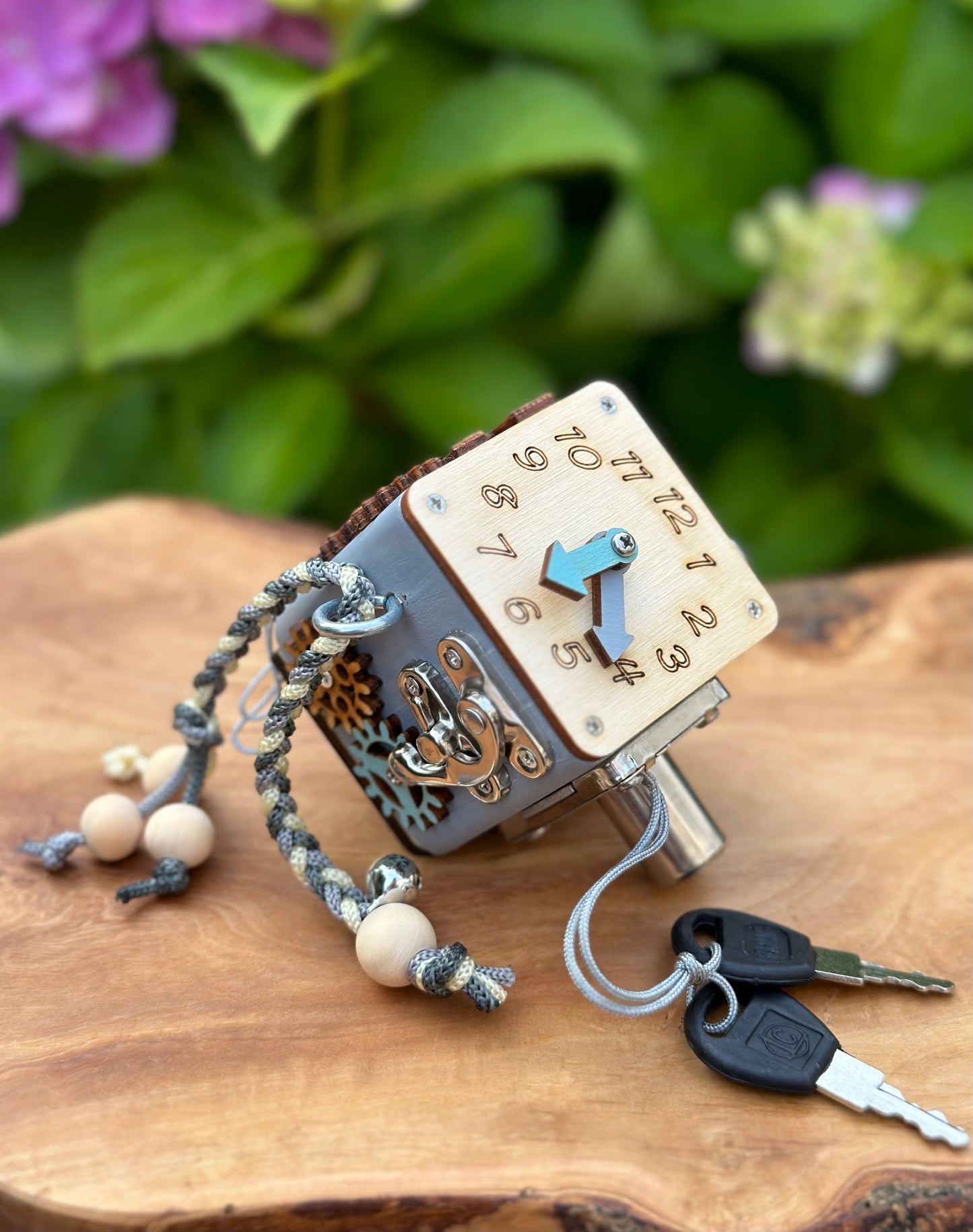 Birdie Busy Cube