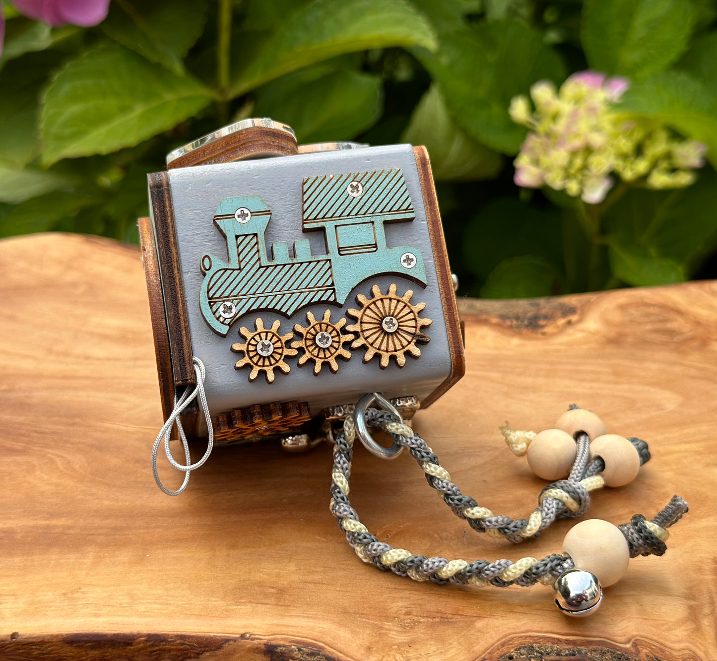 Birdie Busy Cube
