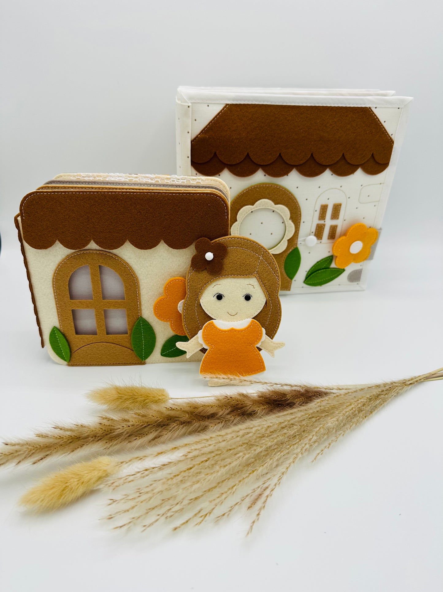 Quiet Book „Lottas Mini-Haus“
