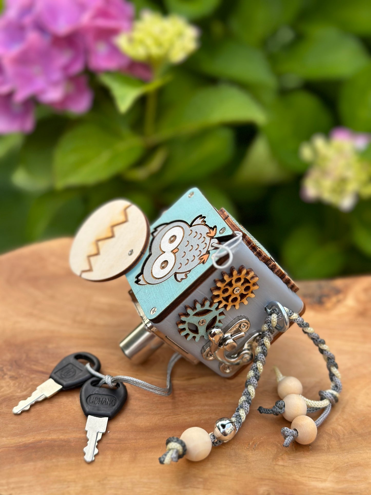 Birdie Busy Cube
