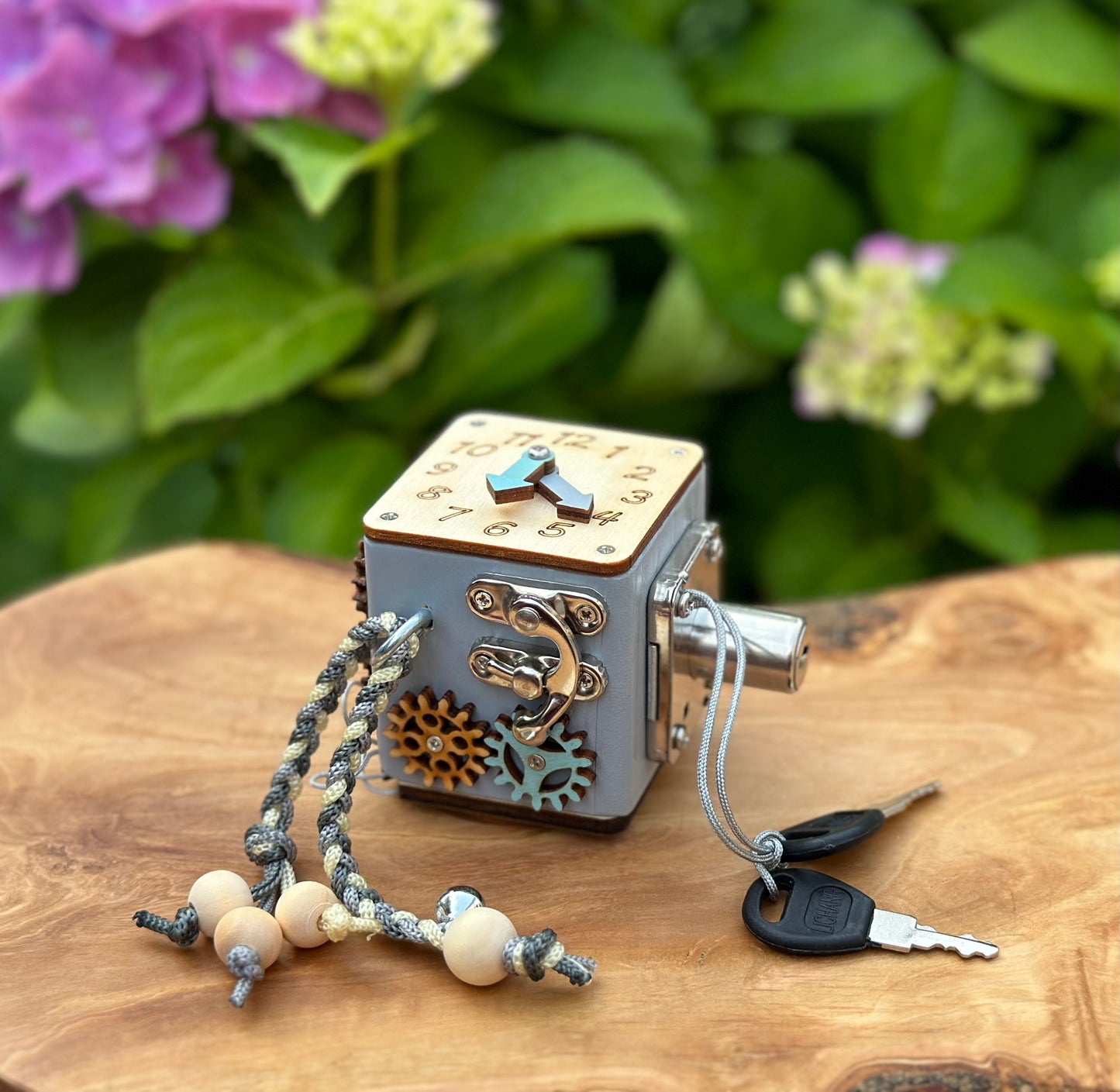 Birdie Busy Cube