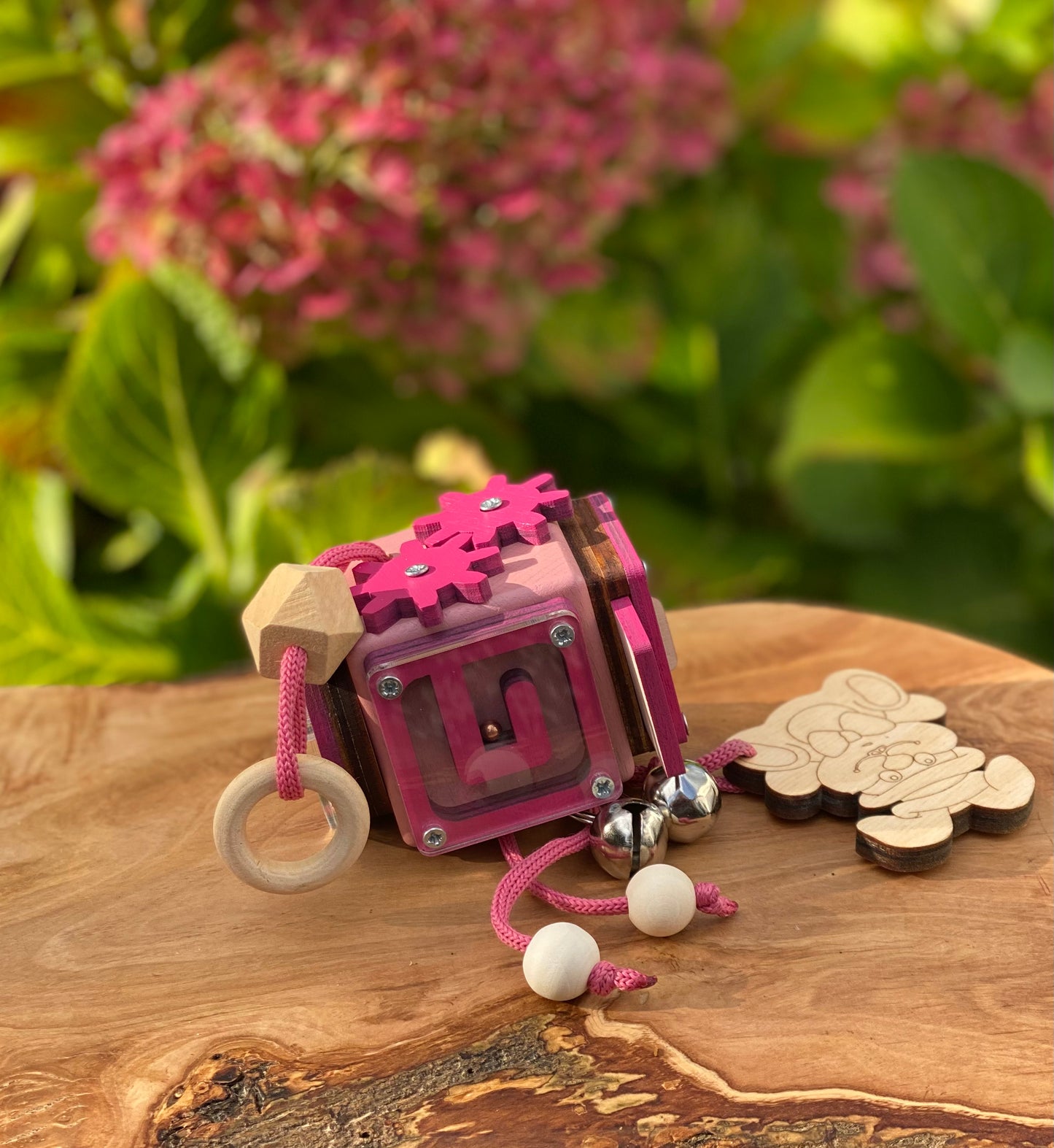 Busy Cube "Bunny"