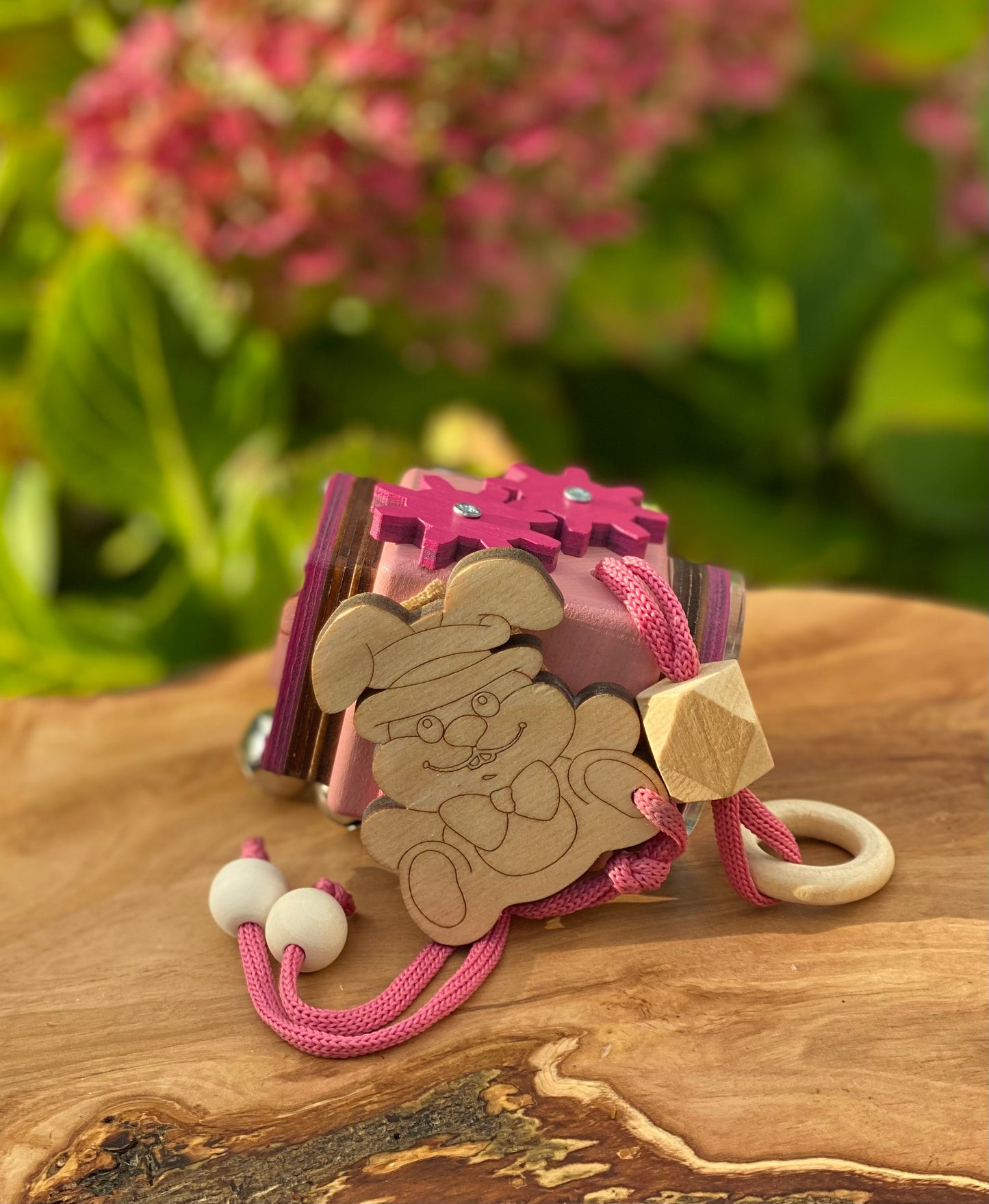 Busy Cube "Bunny"