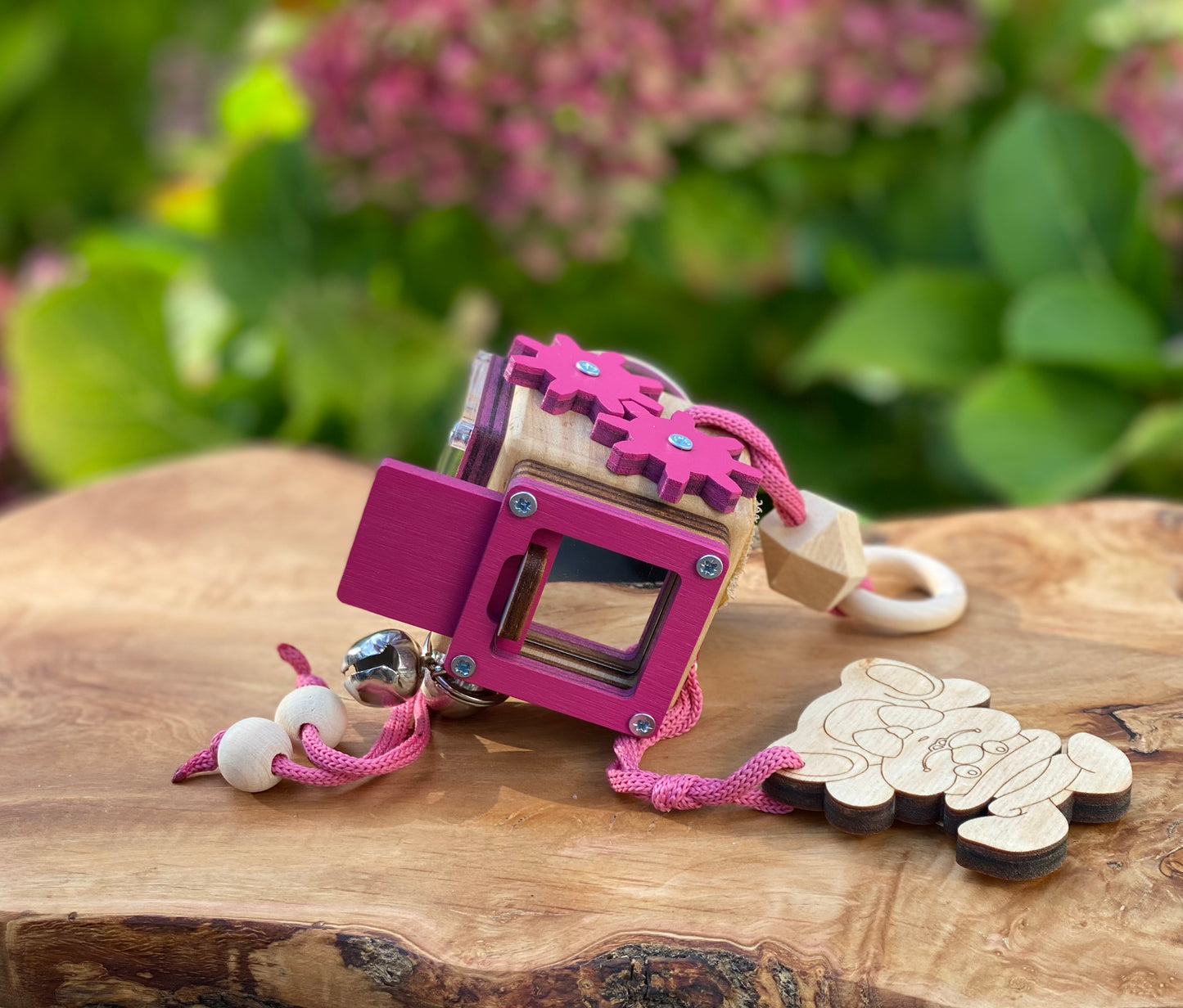 Busy Cube "Bunny"