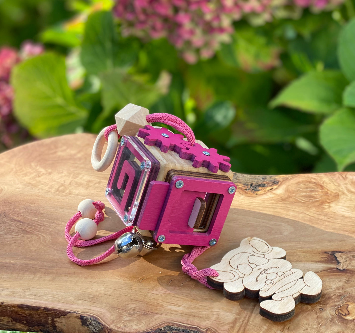 Busy Cube "Bunny"