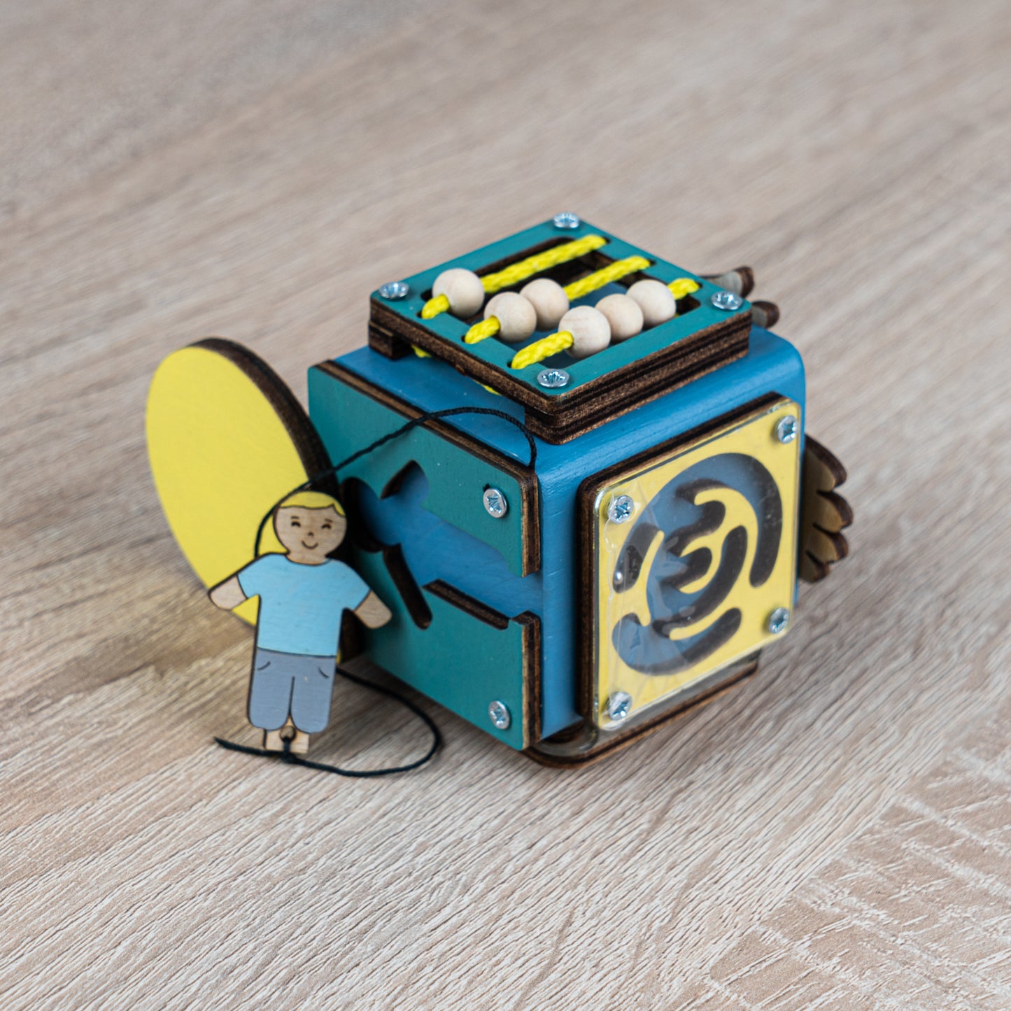 Busy Cube „Boy“