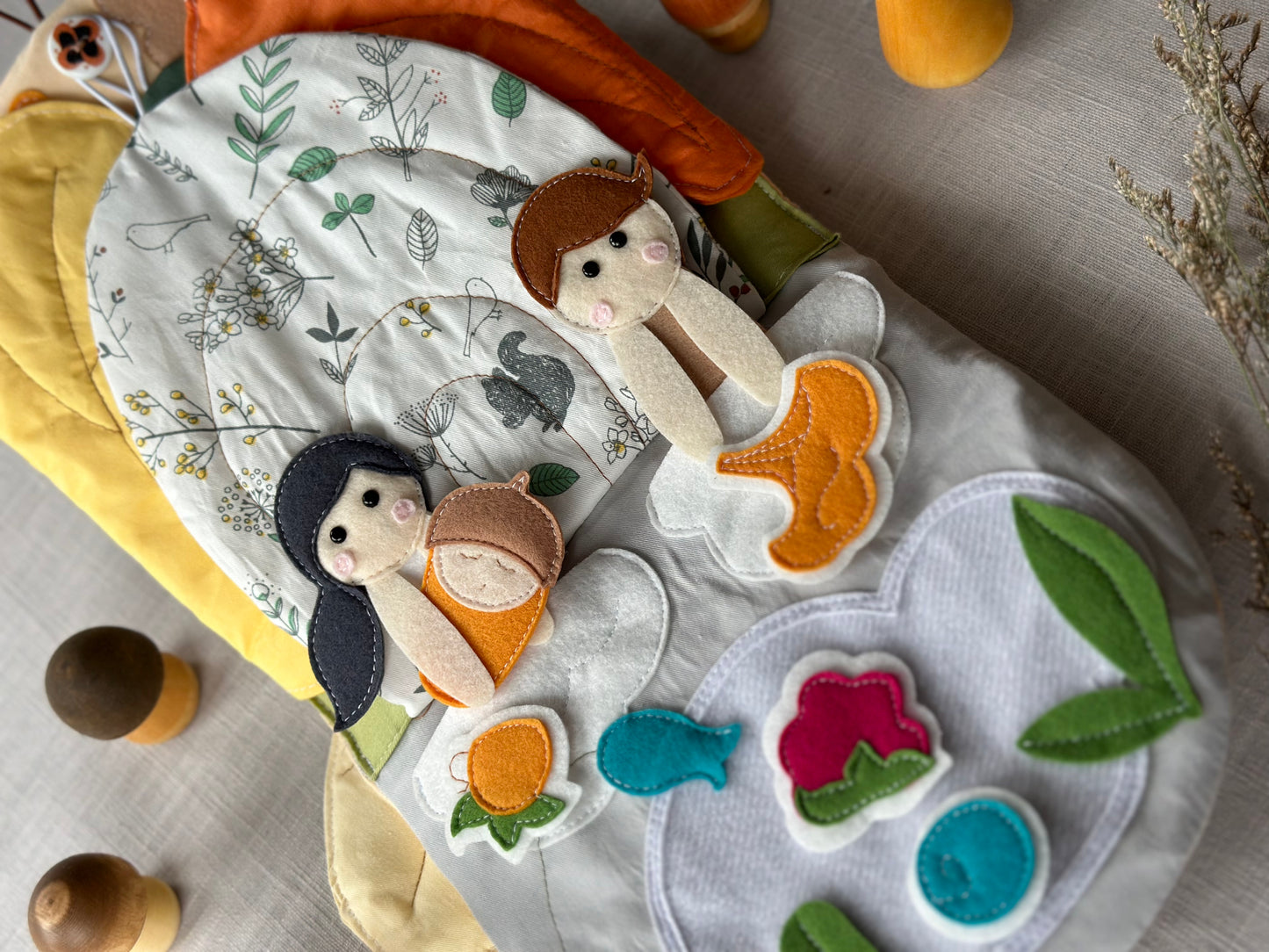 Quiet Book „Häuschen im Wald“