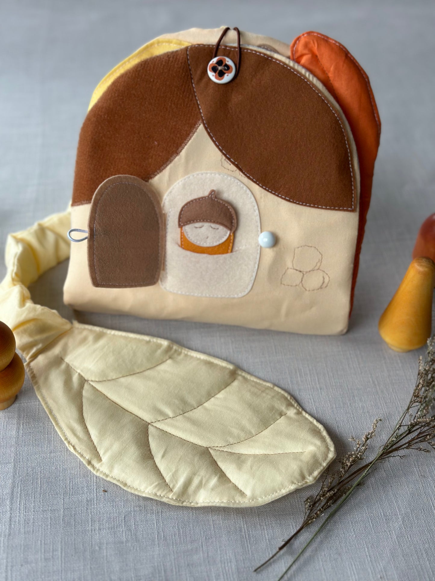 Quiet Book „Häuschen im Wald“