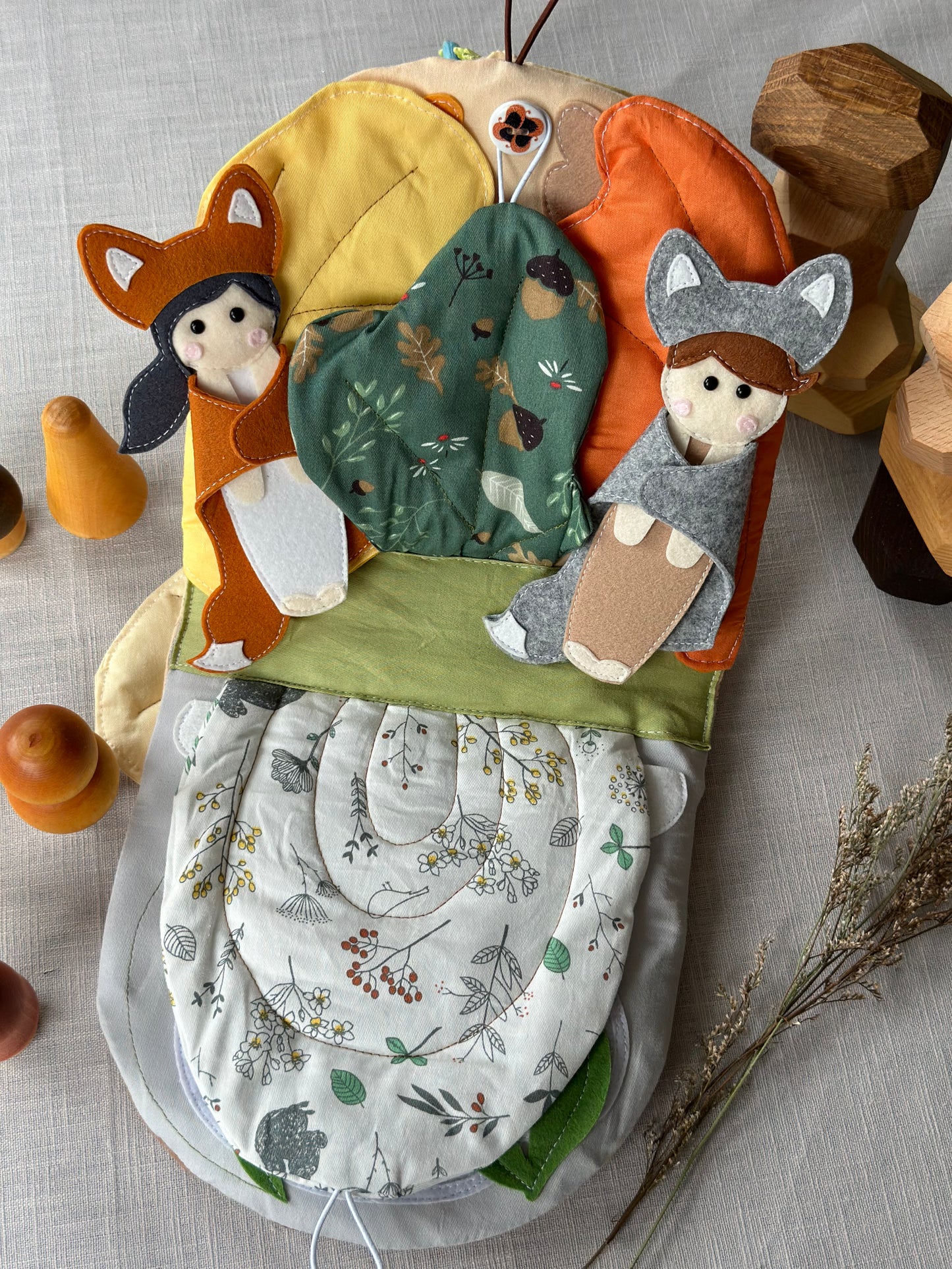 Quiet Book „Häuschen im Wald“