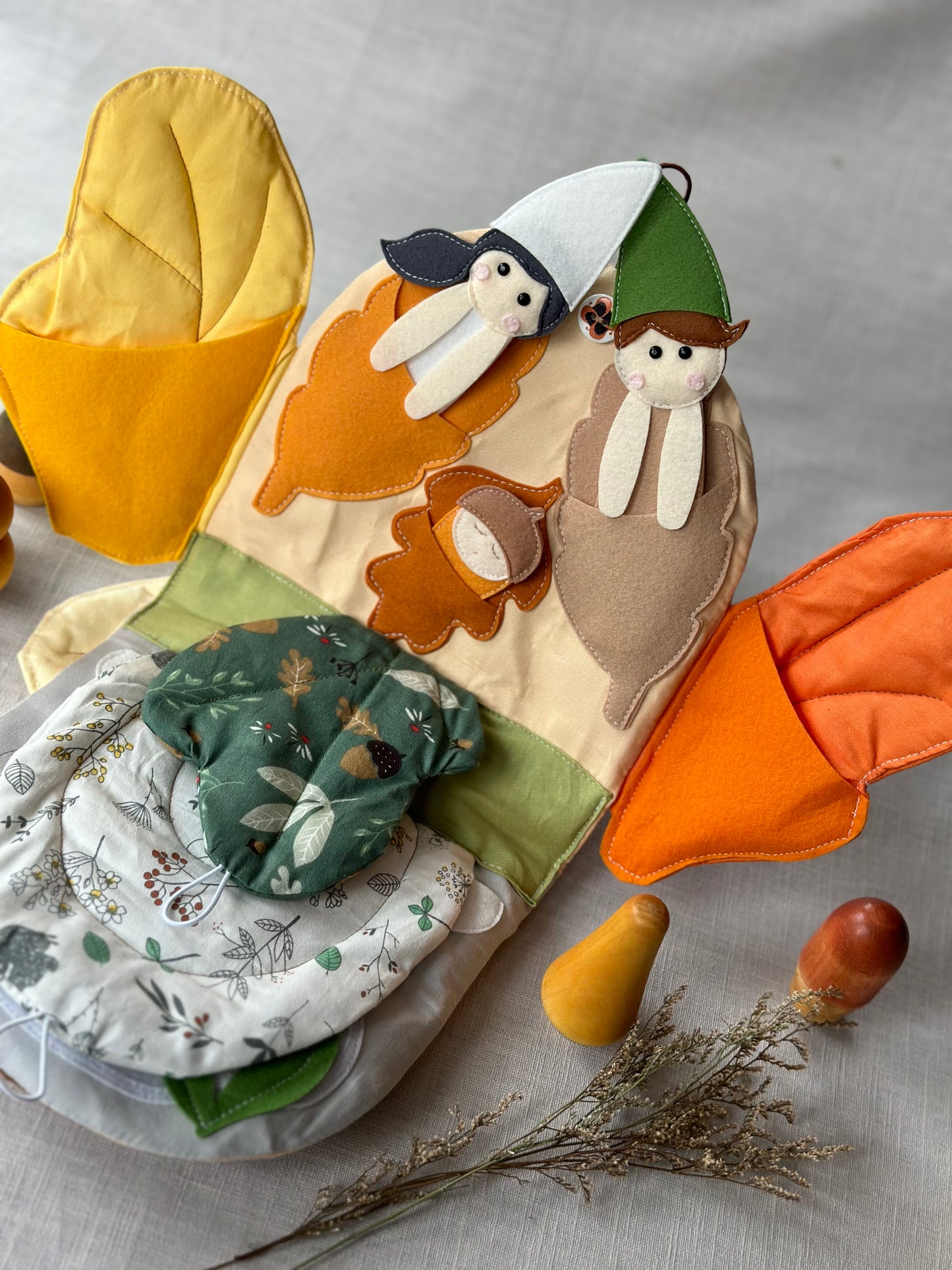 Quiet Book „Häuschen im Wald“