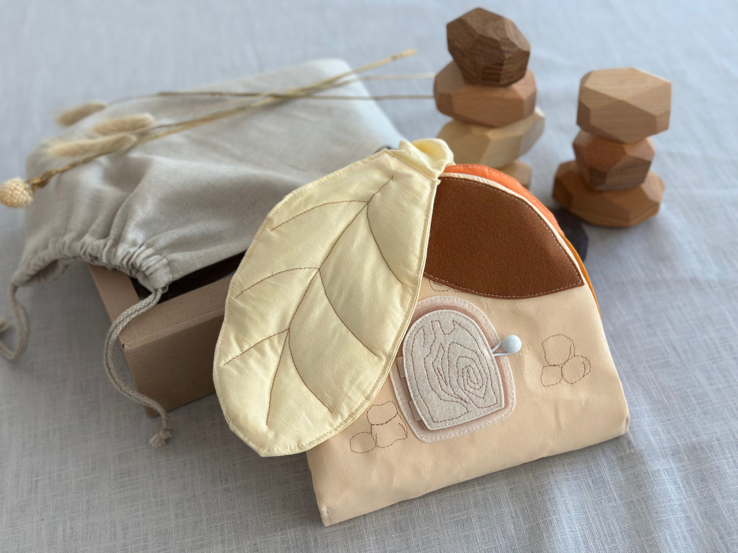 Quiet Book „Häuschen im Wald“