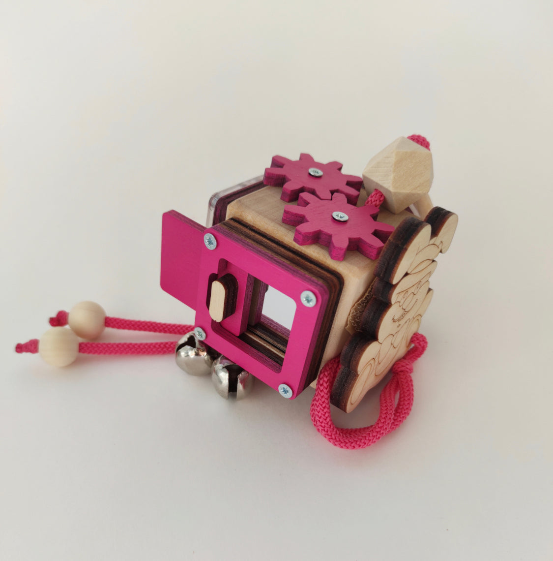 Busy Cube "Bunny"