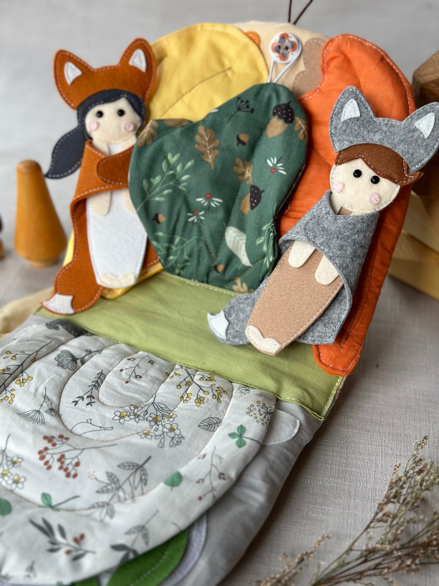 Quiet Book „Häuschen im Wald“