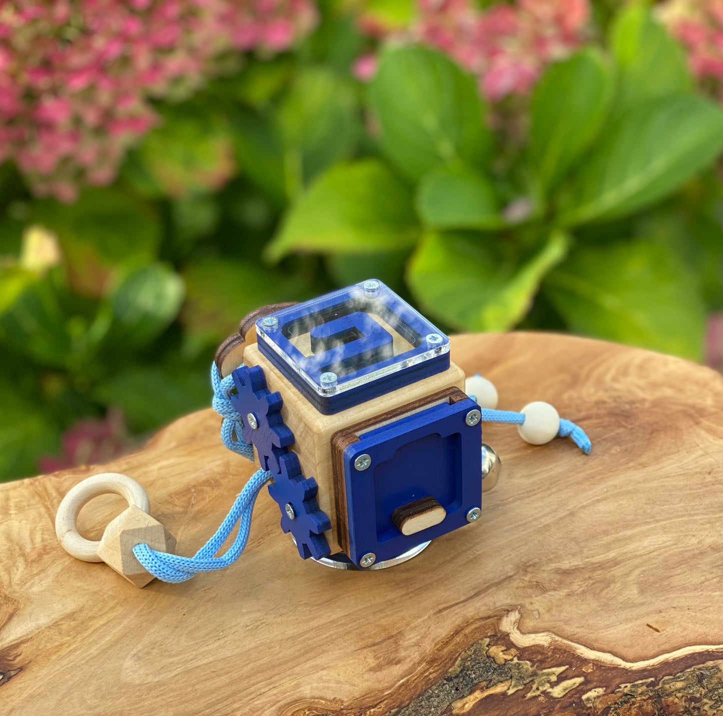 Busy Cube „Car“